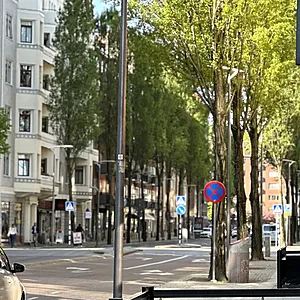 Friggagatan i Göteborg med caféer, restauranger och gym.