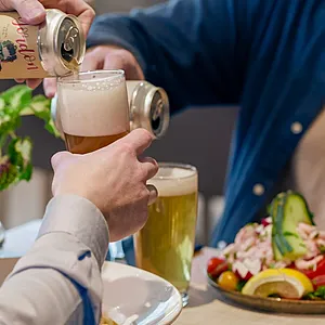 Räksmörgås i restaurangdelen i lobbyn på Spar Hotel Gårda i Göteborg.